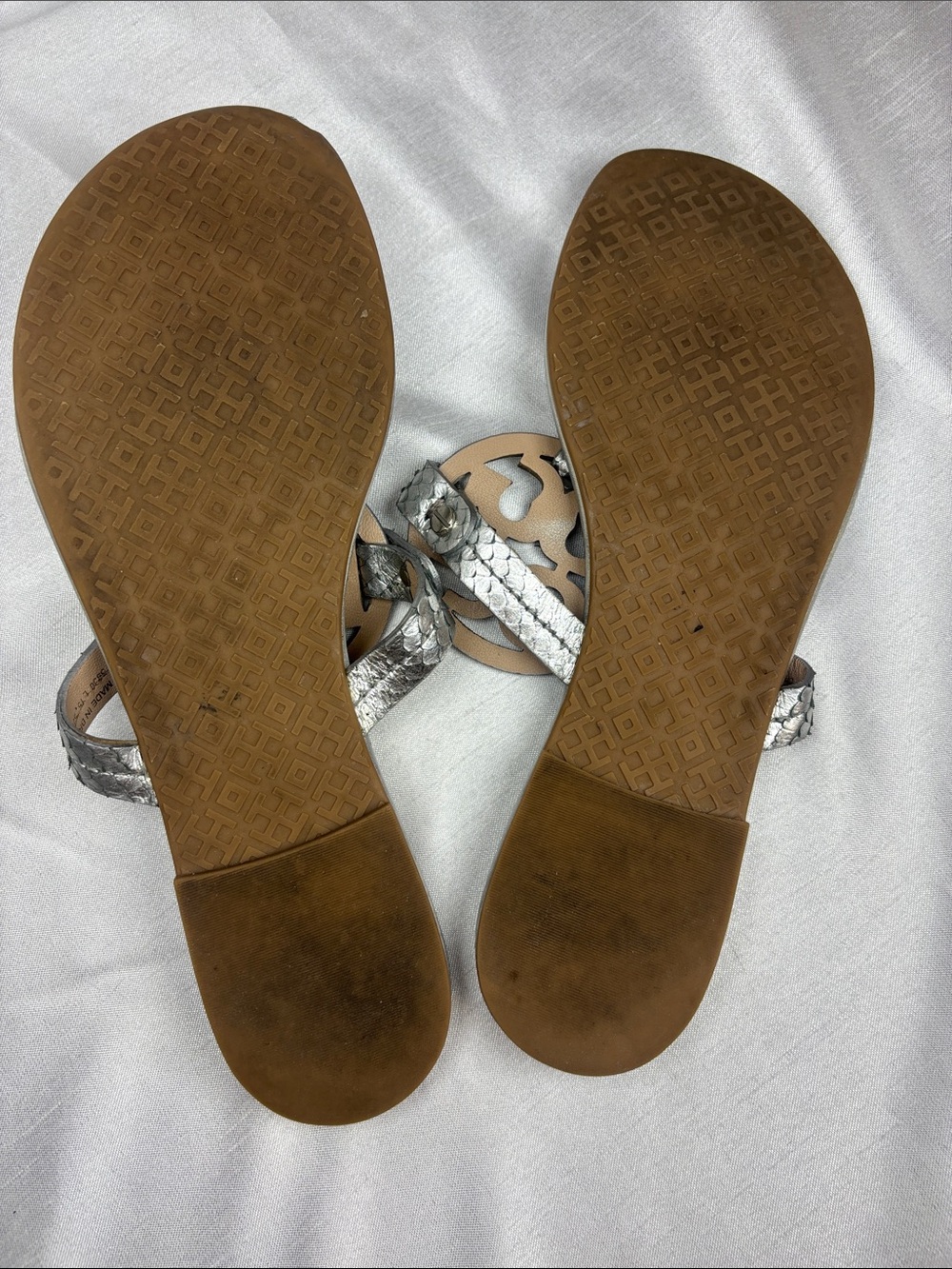 Tory Burch Miller Silver Metallic Logo Thong Sandals - Picture 6 of 11